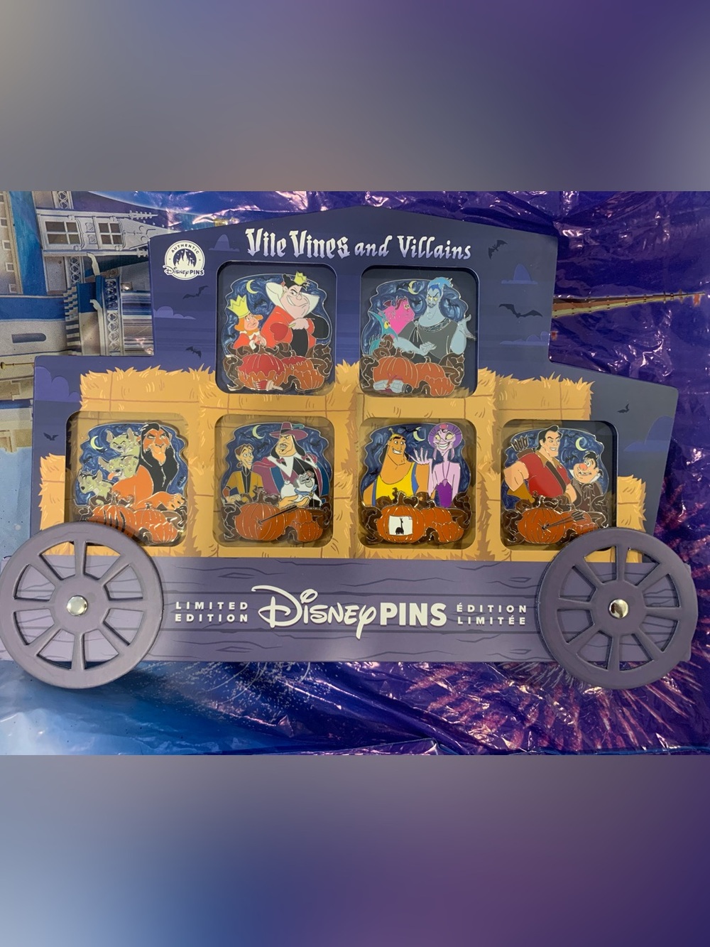 Disney Parks 2026 Halloween Villain Box Pin Set with Chaser Pin LE 2000 New - Picture 4 of 14